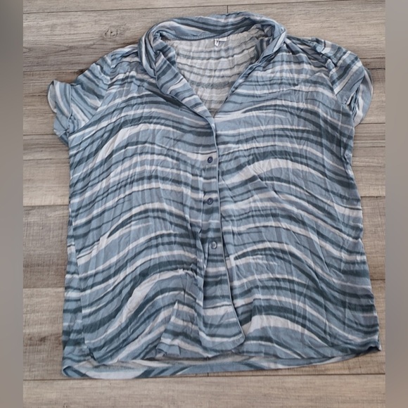 Nordstrom Women’s Blue Striped Pajama Set – Size L, Button-Up Top & Shorts - Picture 3 of 6